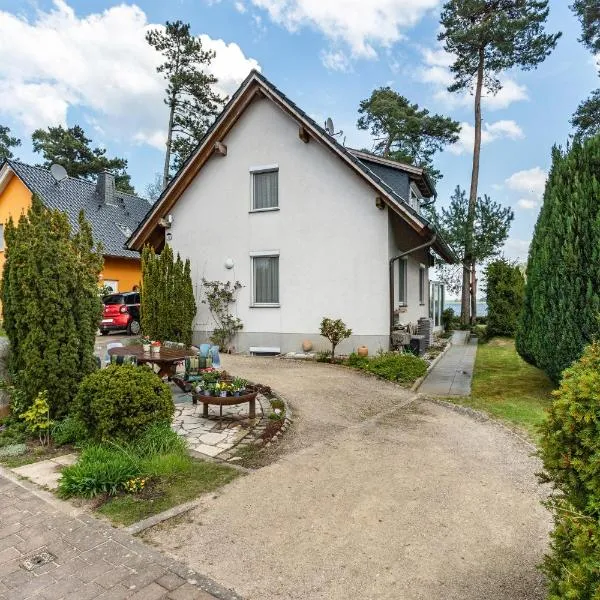 hs13og Fewo mit Müritzblick Reihe1, hotel en Röbel