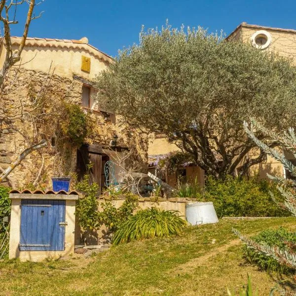 La Fenière - Maison avec terrasse, hotel en Collobrières
