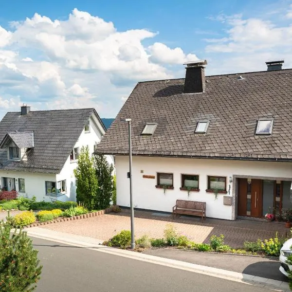 Am Pön - Ferienwohnungen, hotel em Medebach