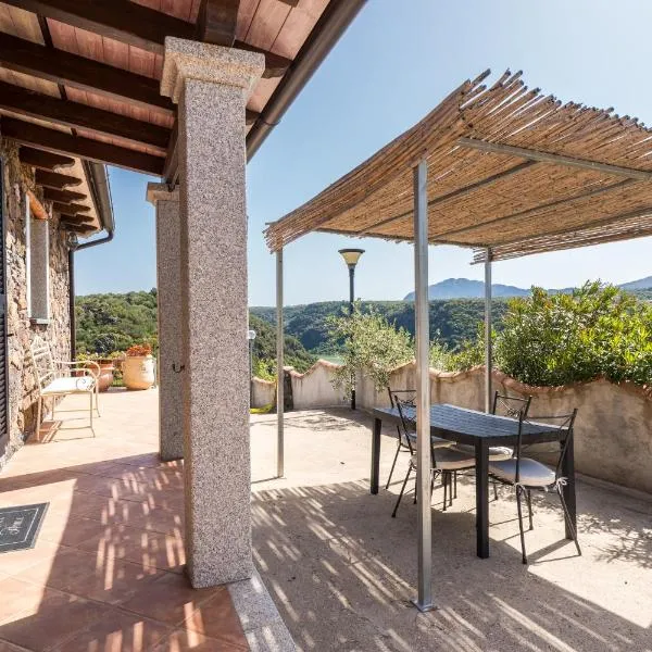 Casa Luna vista lago, Hotel in Dorgali