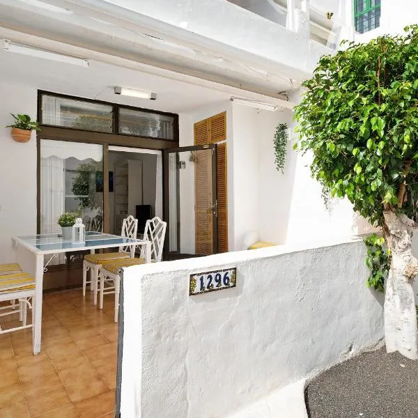 Casa Carmen, hotel in Puerto del Carmen