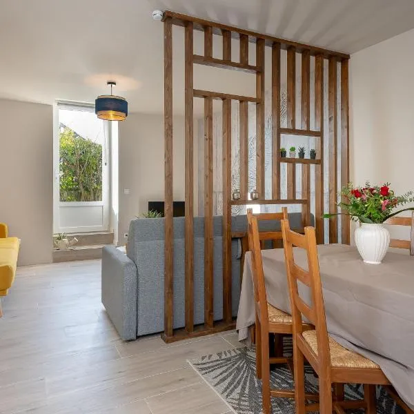 Gite La Maison Du Soyeux Ga, hotel u gradu Les Abrets en Dauphine