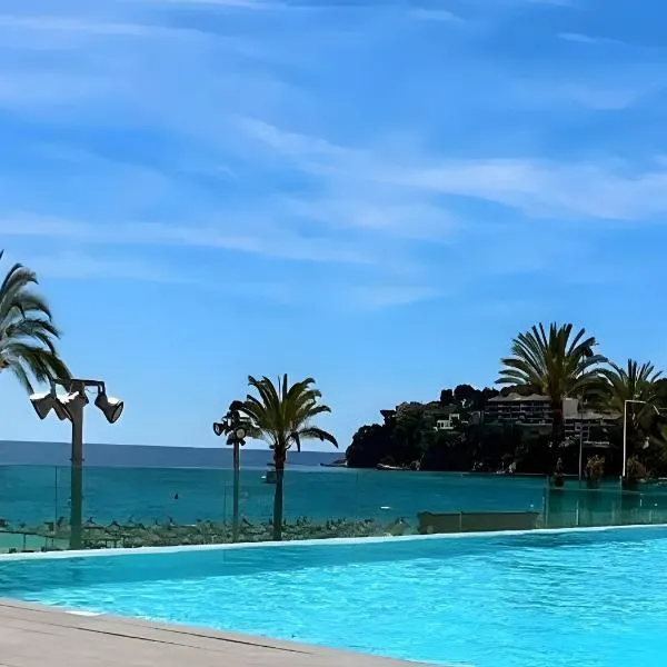 First Line Mediterranean Apartment, hotel en Calvià