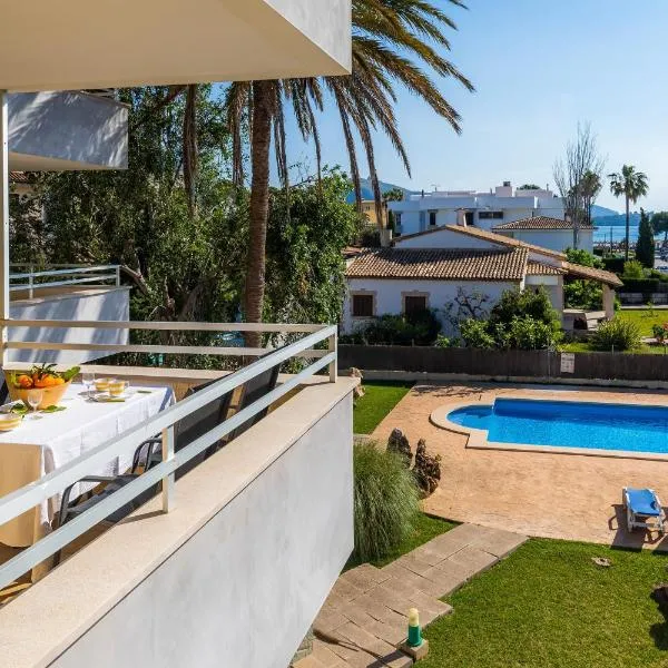 Apartment La Veleta with Sea View, hotel in El Port