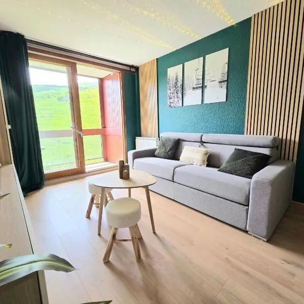 Cosy 28m² Balcon vue Les Sybelles, hotelli kohteessa Le Corbier