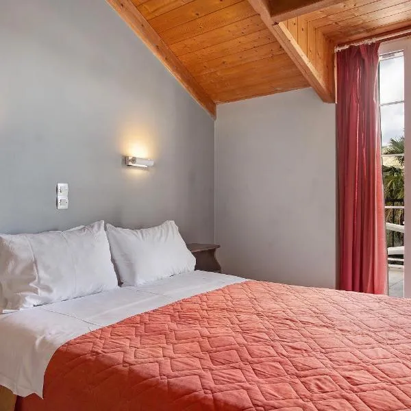 Dolphin Apartment Sea View 12, מלון בקריון