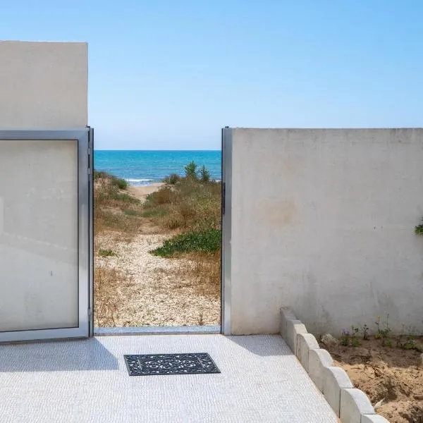 Villa Rosa con accesso sul mare, hotel a Pachino