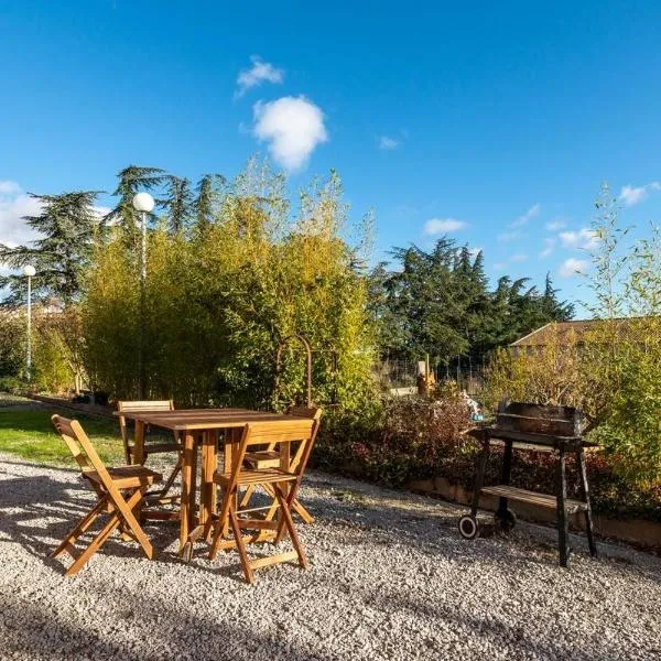 Gîte de l'Aramont Dans Le Minervois, hotel in Laure-Minervois