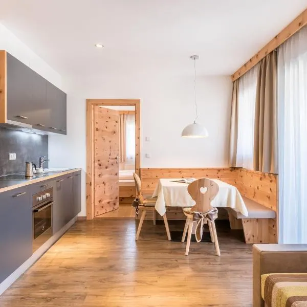 Apartments Marialisa Superior Tulpe, ξενοδοχείο σε Κιούζα