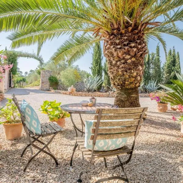 Redonda 1, Hotel in Costitx