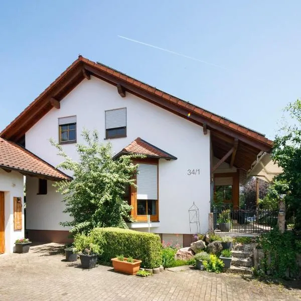 Gästezimmer am Hof, hotel di Zwiefalten