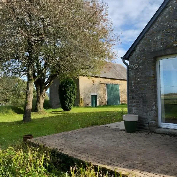 Gîte De La Ferme Du Tilleul, hotel di La Pellerine