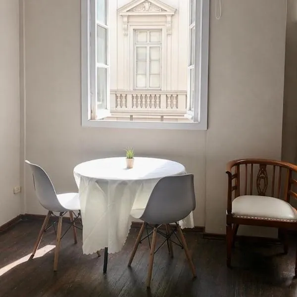 Habitación con balcón con vista al corazón de la ciudad, готель у місті Ліма