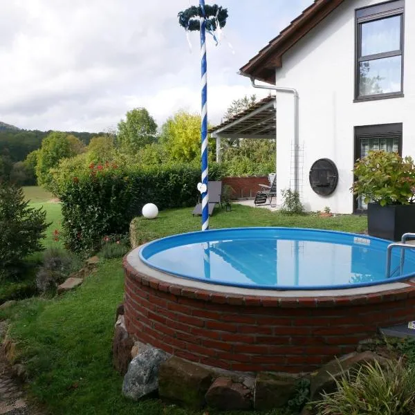 Viesnīca Ferienwohnungen Knodel pilsētā Zahzenheima