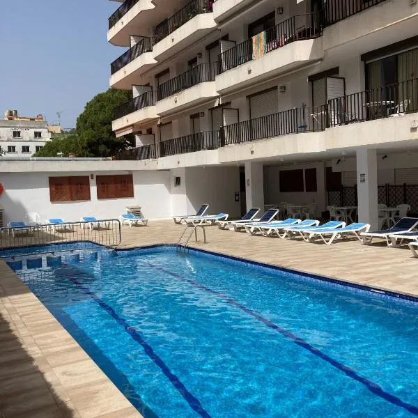 Sunny apartment with pool, viešbutis Tosa de Mare