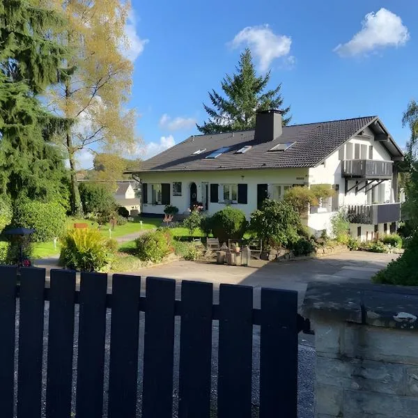 Fewo Am Wald, hotel din Balve
