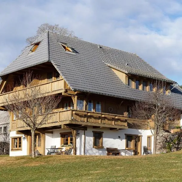 Haldenmichelhof Ferienwohnungen، فندق في بريتناو