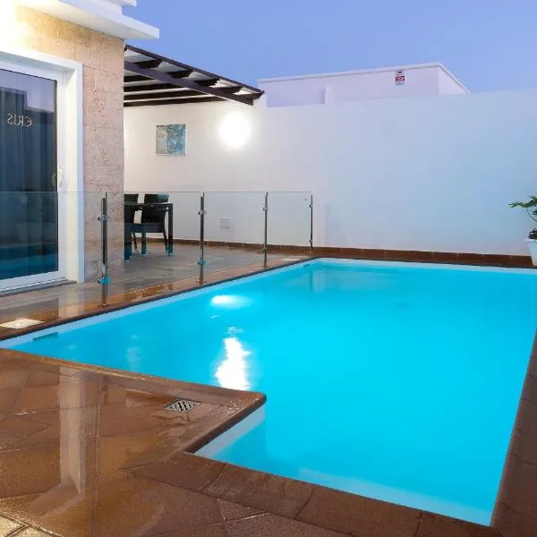 Villa Eris, hotel in Puerto del Carmen