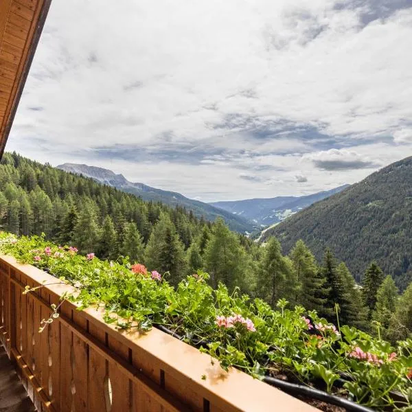 Wieserhof Ferienwohnung Priml, Hotel in Sarntal