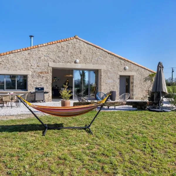 Chambres D'hôtes À L'orée Des Bois – hotel w mieście La Gaubretière