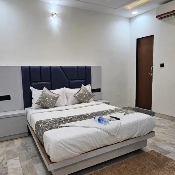 Viesnīca Hotel Ram Villa pilsētā Amdāvāda