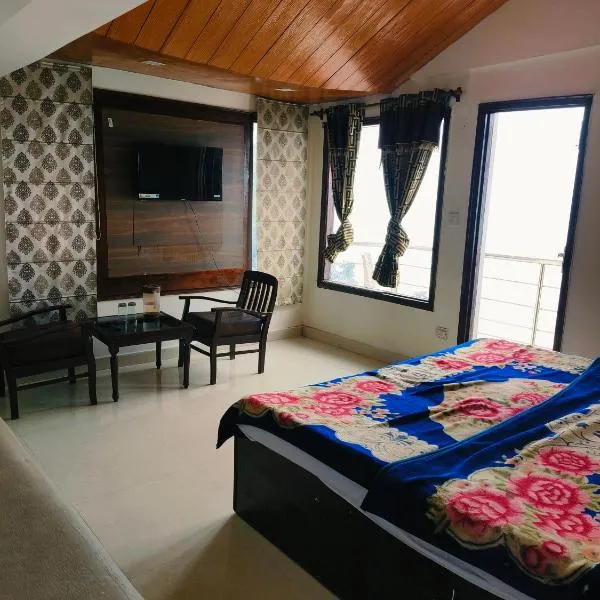The Plaza Dalhousie - Near Ghandhi Chowk Mall Road, khách sạn ở Dalhousie