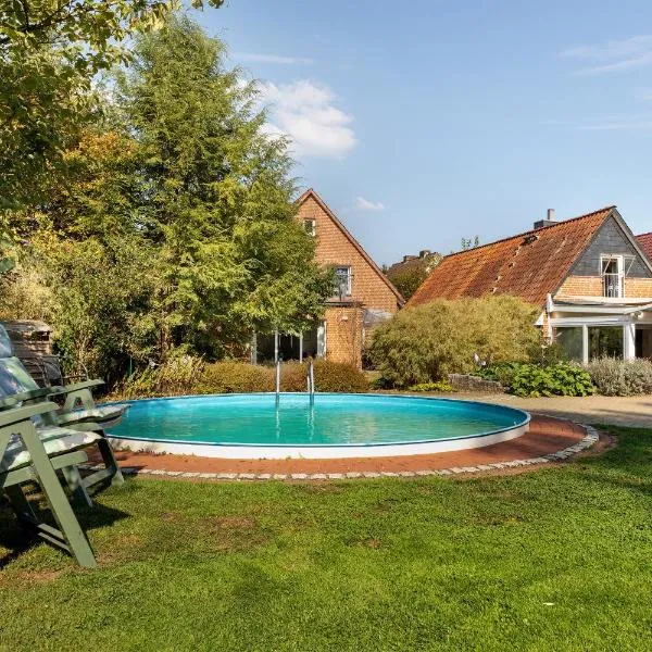 Ferienhaus In Oerrel Mit Pool, hotel v destinácii Munster im Heidekreis