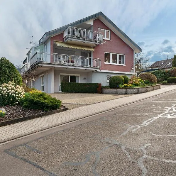 Ferienhaus Lydia، فندق في Sasbach in der Ortenau