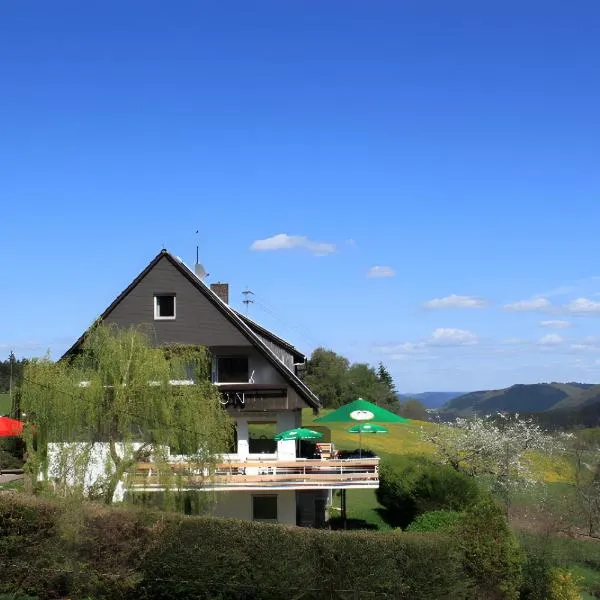 Café Pension Pfaus Heidburg, hotel a Mühlenbach