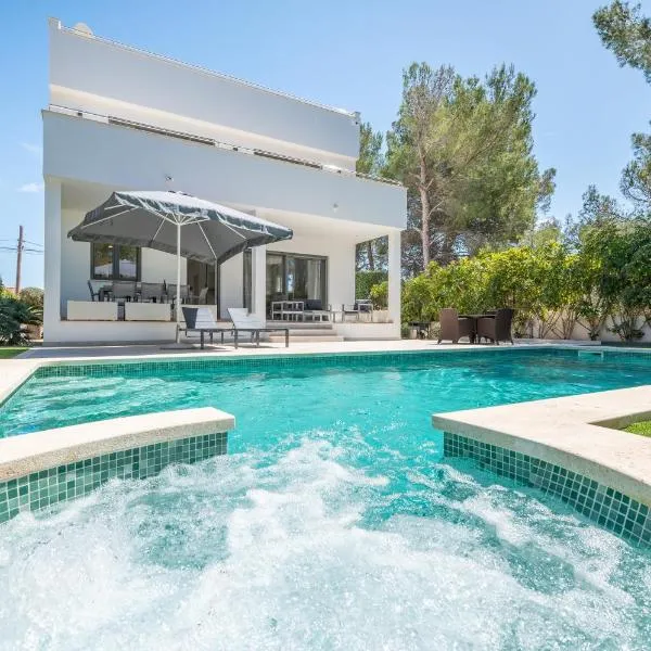 The Tower Villa, Hotel in El Toro