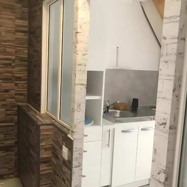La Maison Defanny - 2, hotel in Muides-sur-Loire