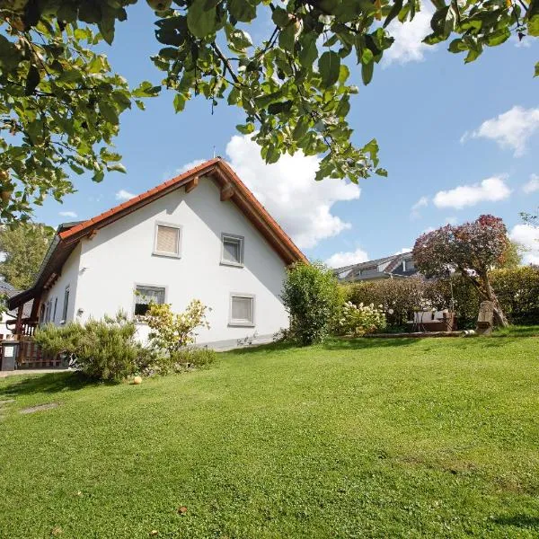 Ferienwohnung Hildegard, hotel in Rappersweier
