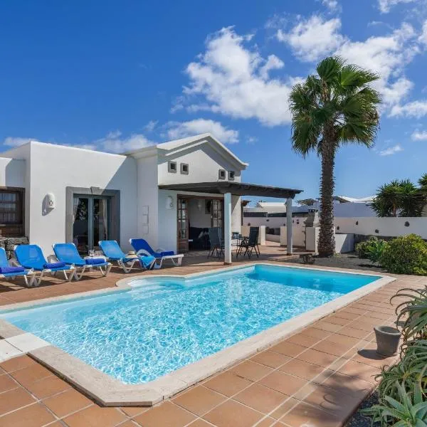 Villa Tania, hotel in Playa Blanca