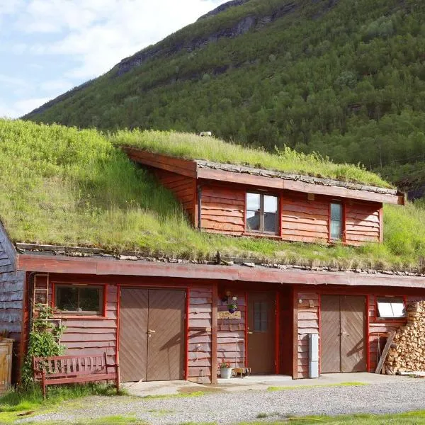 Guesthouse / Huskyfarm Innset, hotel en Innset