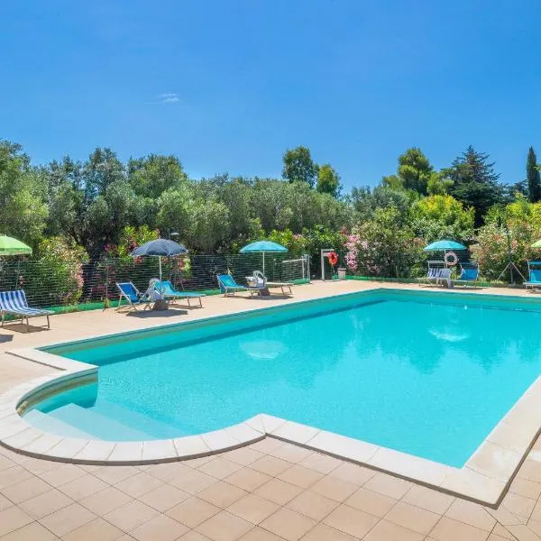 Il Nazareno - Il Gheppio, hotel Cecinában