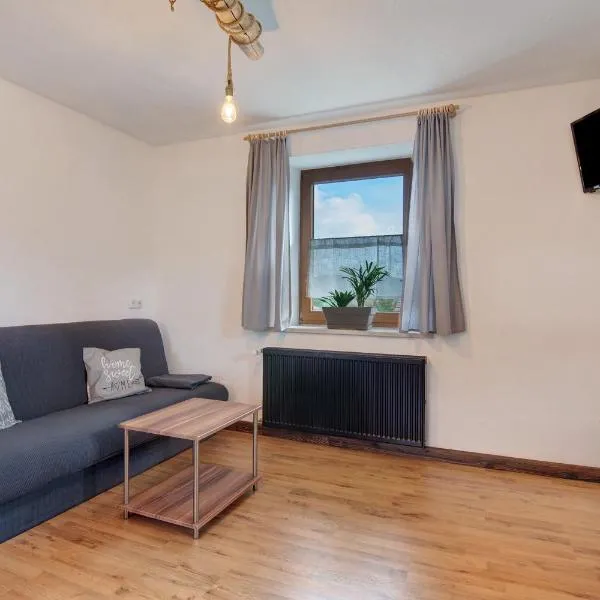 Ferienhäusl، فندق في Eschlkam