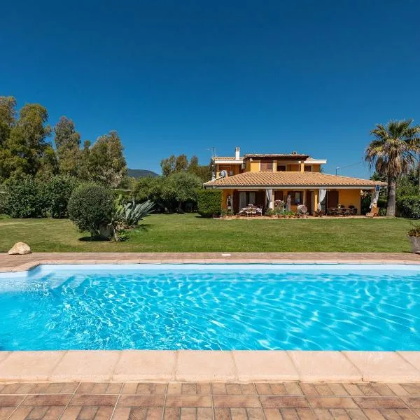 Masone Murgioni, hotel din Castiadas