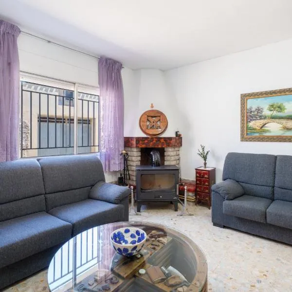 Casa rural La Luna, hotel i Camporrobles