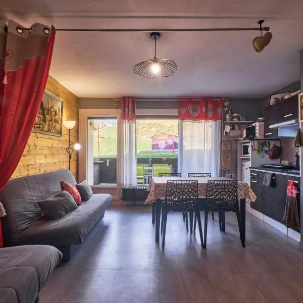 Studio Au Pieds Pistes Ski Collet – hotel w mieście Allevard