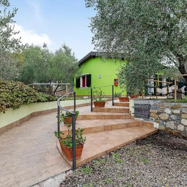 Agriturismo Green House, hotel in Santo Stefano al Mare