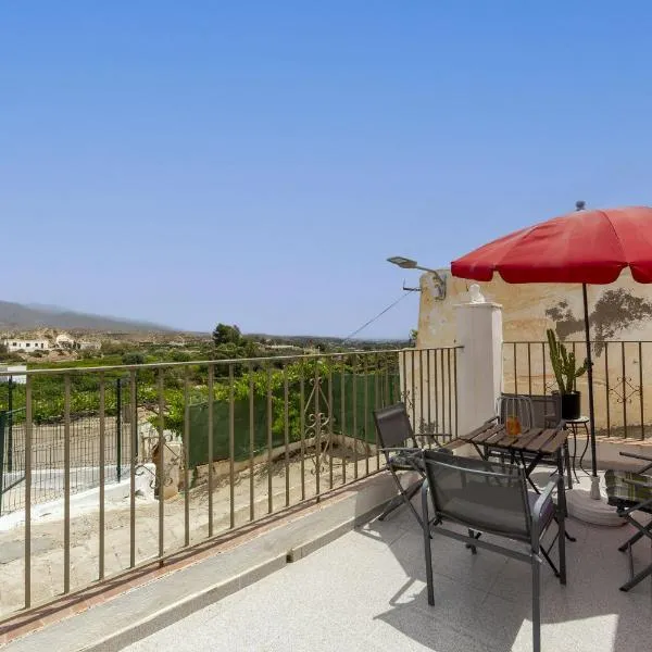 Cueva, отель в городе Альмерия