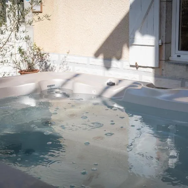 La Maison Du Soleil L'aulhère, Hotel in Oloron-Sainte-Marie