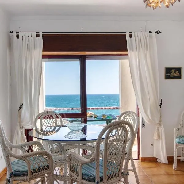 Beachfront Apartment T2, hotel di Quarteira