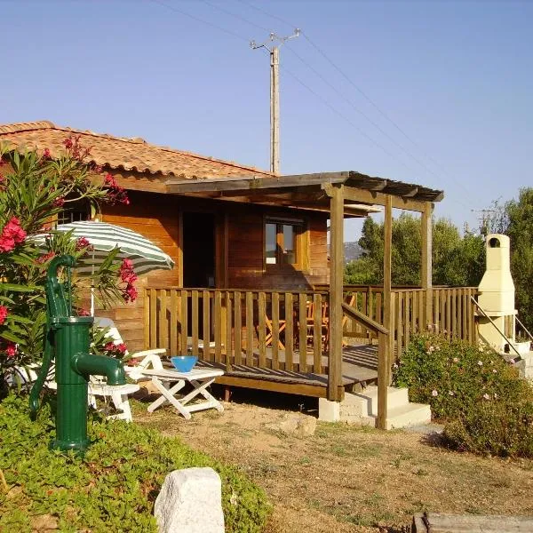 Petite Maison En Bois Exotique, hotel em Figari