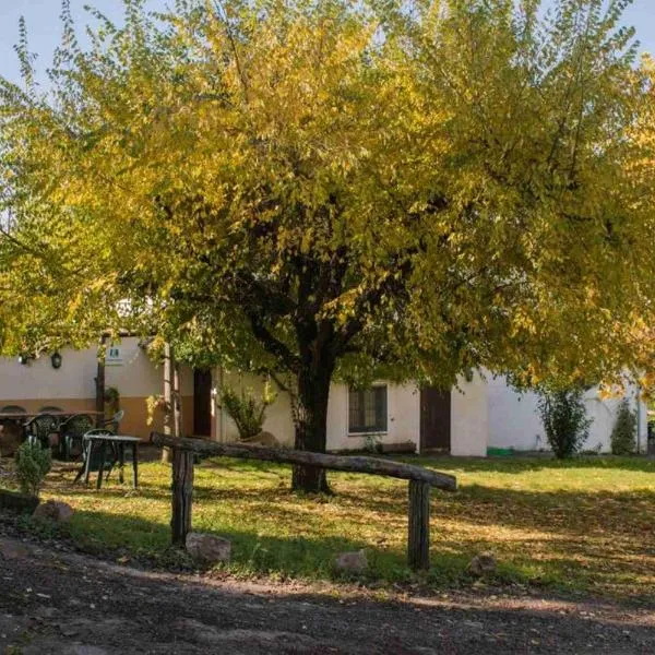 Granados, hotel en Fuenteheridos