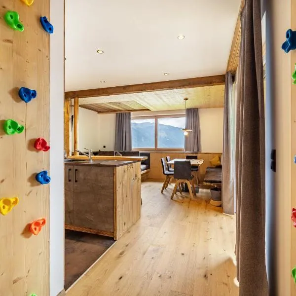 Bergsteiger Apartment - Patleidhof, hotel di Naturno