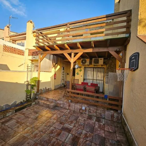 Casa Empuriabrava con terraza, hotel a Empuriabrava