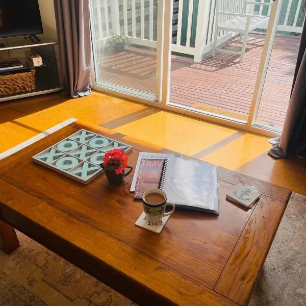 Phillip Island Beach House - Relaxed - Close to Beach - Pet Friendly, hotel in Cowes