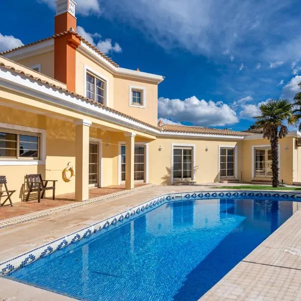 Villa Alvor, hotel in Alvor