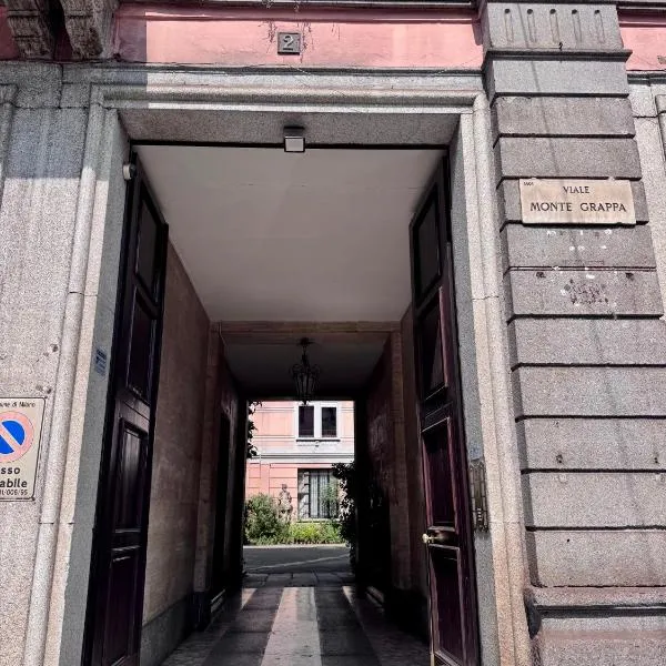 Monte Grappa 2 – hotel w Mediolanie
